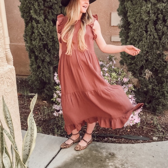 Universal Thread Dresses & Skirts - Universal Thread Ruffle Sleeveless Tiered Dress